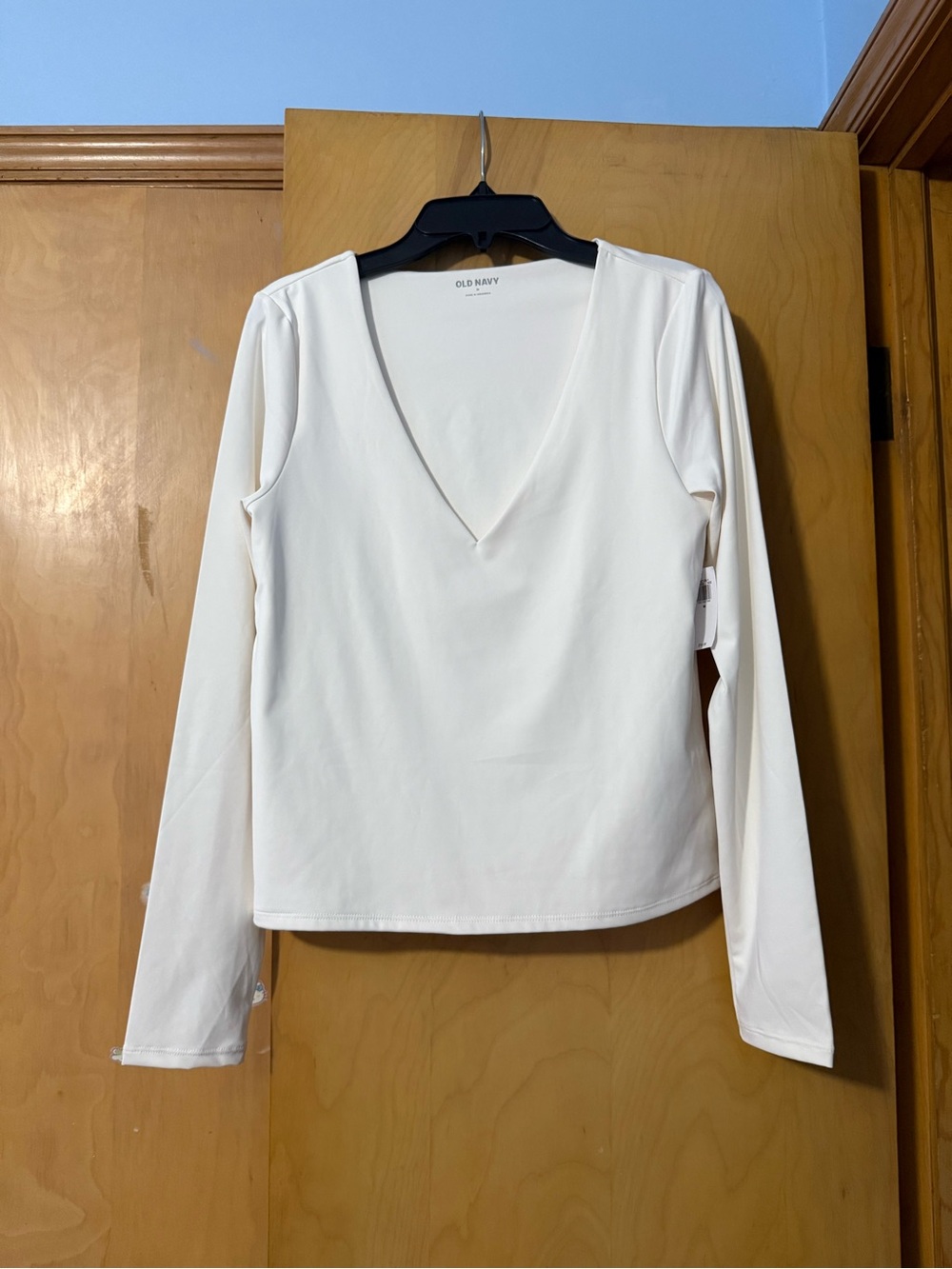 Old Navy Cream V-Neck Long Sleeve Top